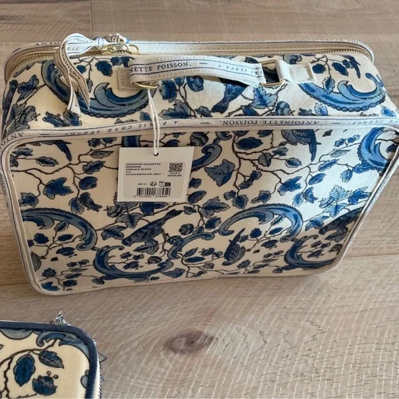 Sezane x Antoinette Poisson Floral Blue and White Travel Case - Picture 6 of 8